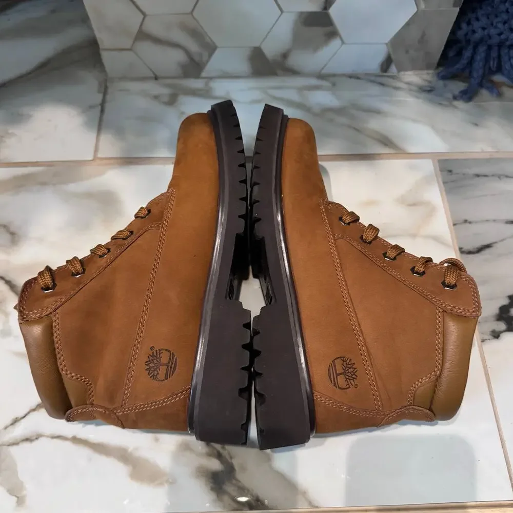 Timberland Women's Chukka Suede Leather Lug Sole Lace Up Booties‎ Size 7.5